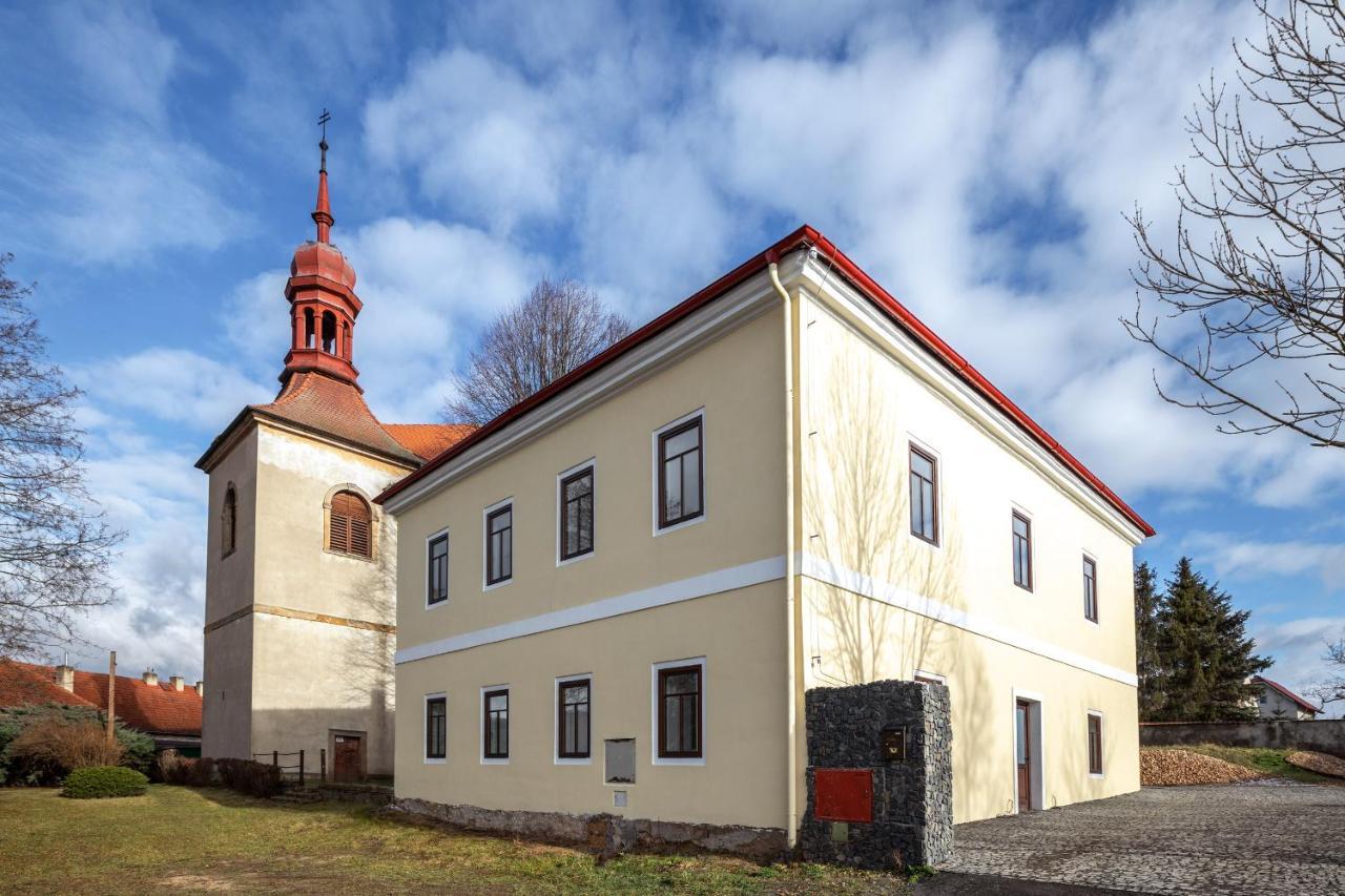 Penzion Fara Pod Milesovkou Velemin Extérieur photo