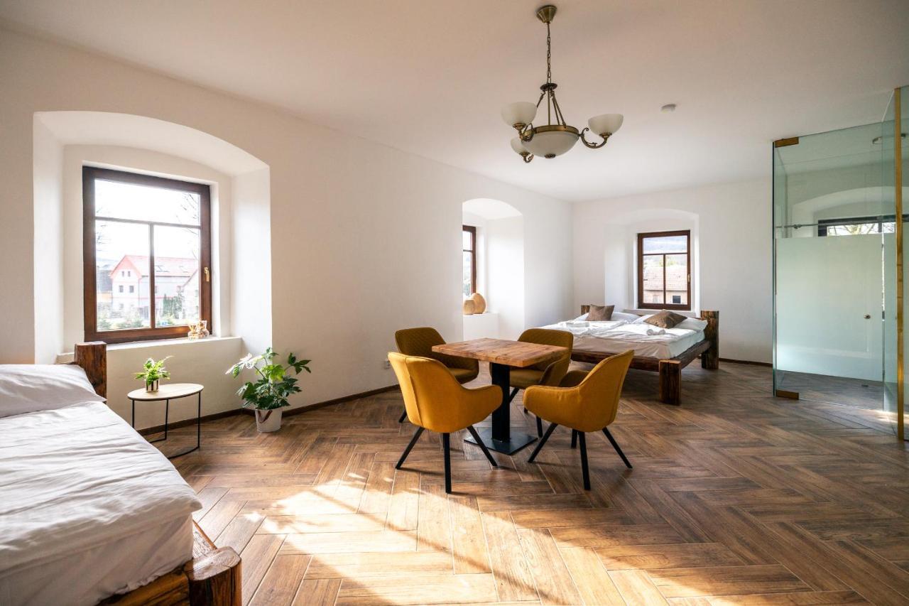Penzion Fara Pod Milesovkou Velemin Extérieur photo