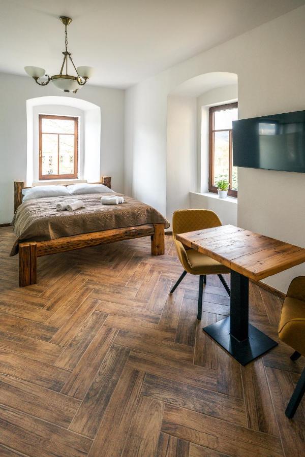 Penzion Fara Pod Milesovkou Velemin Extérieur photo
